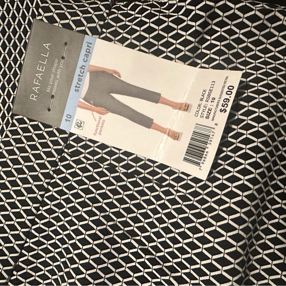 NWT Rafaella Black & White Print Stretch Pants – Size 10 - Picture 3 of 6